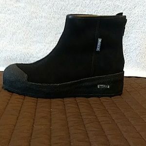 bally guard boots